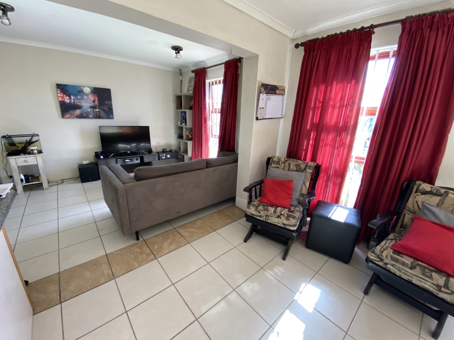 2 Bedroom Property for Sale in Muizenberg Western Cape